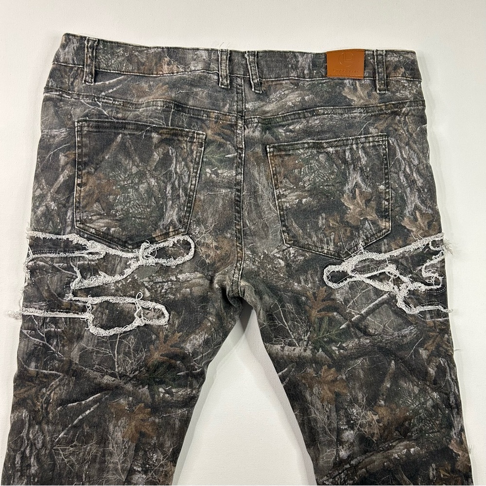 Crysp Denim Jeans Mens 36 X 33 Green Leaf Army Camouflage Thrash Distressed NEW - Picture 6 of 7